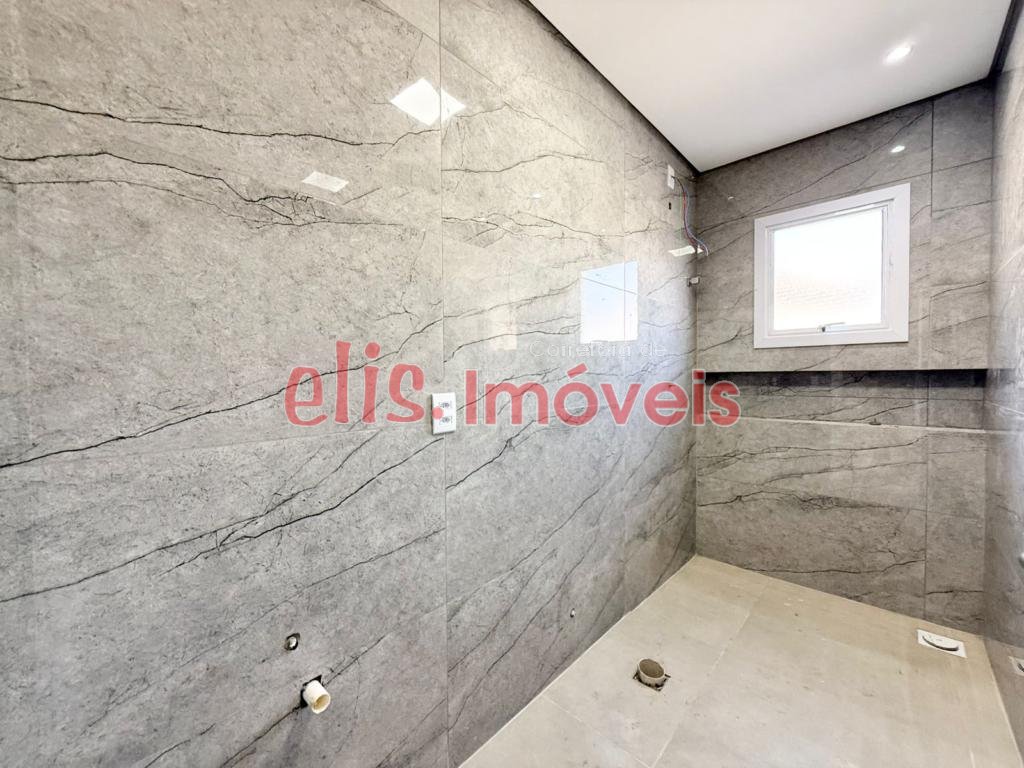 CASA 03 DORMITÓRIOS